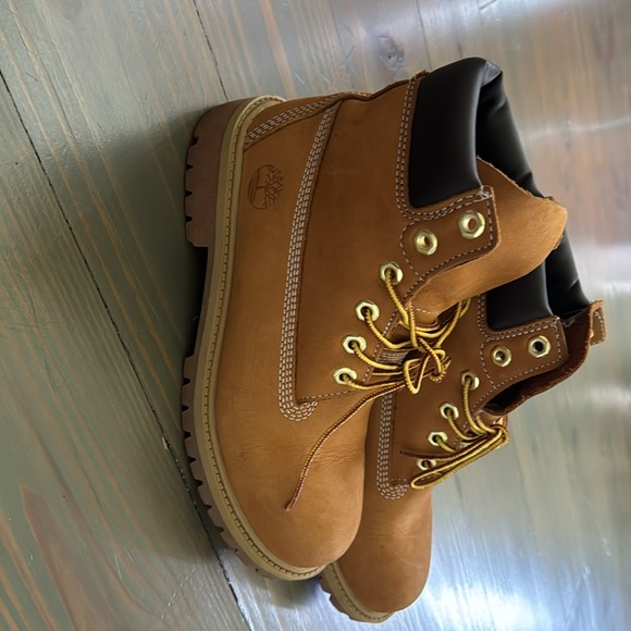 COPY - Timberland waterproof wheats size 5 women’s size 6.5 - Picture 2 of 5